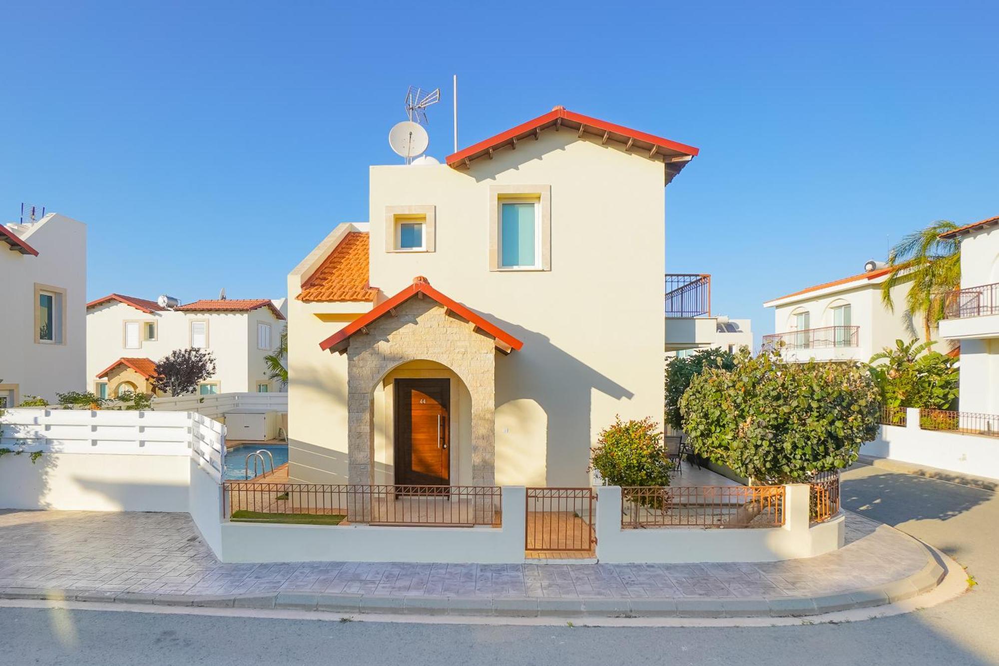 Villa Francesca Paralimni Exterior photo